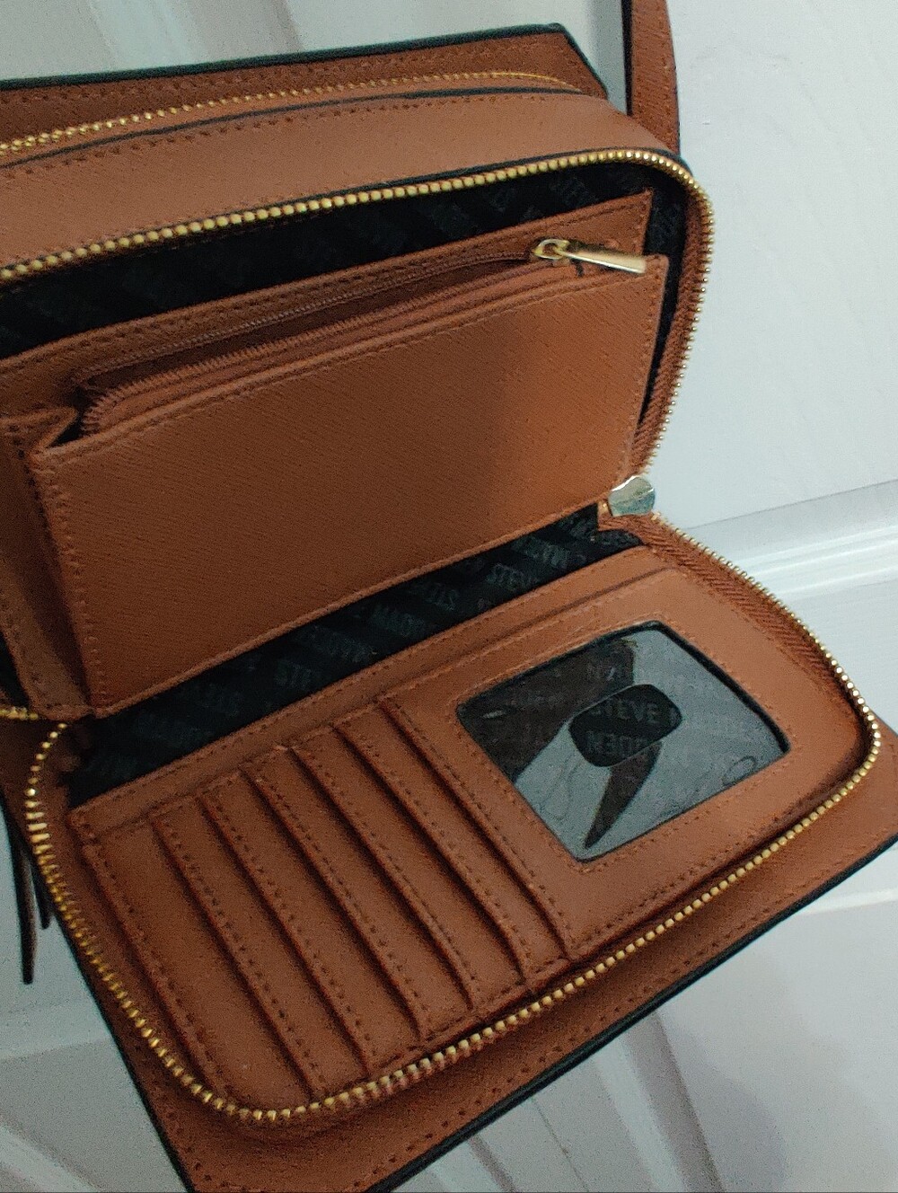 Steve Madden Cognac Brown Saffiano Faux Leather Crossbody Wallet Bag Gold Logo